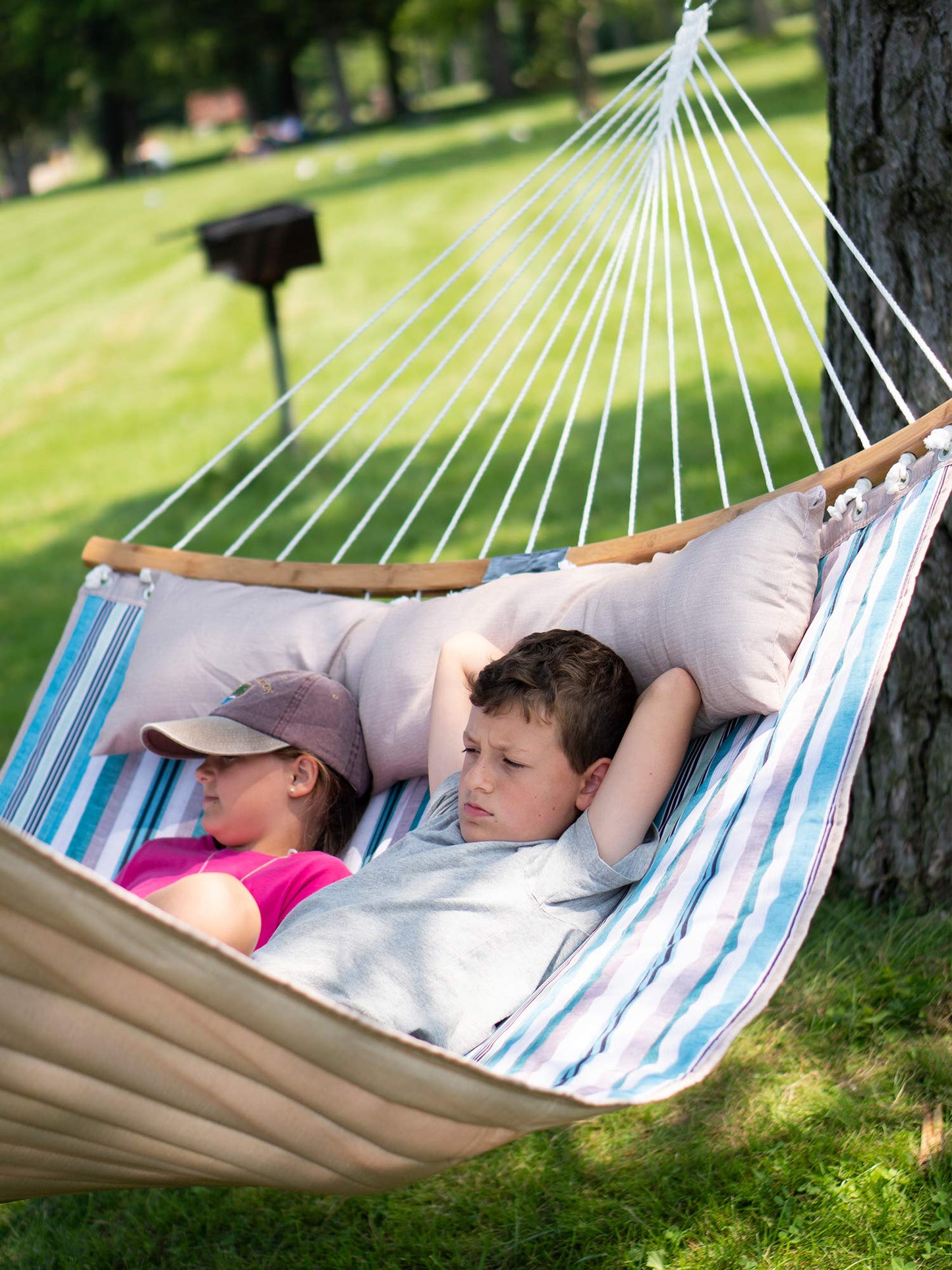 Double Hammock with Detachable Pillow Indoor & Outdoor Use - Ohuhu